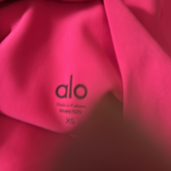 ALO Yoga Airlift leggings. Never worn - Picture 2 of 6